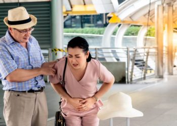 Kako spriječiti zatvor na putovanju?