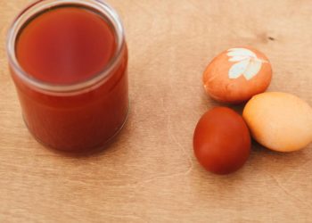 Prirodnim bojama obojite jaja i očuvajte okoliš