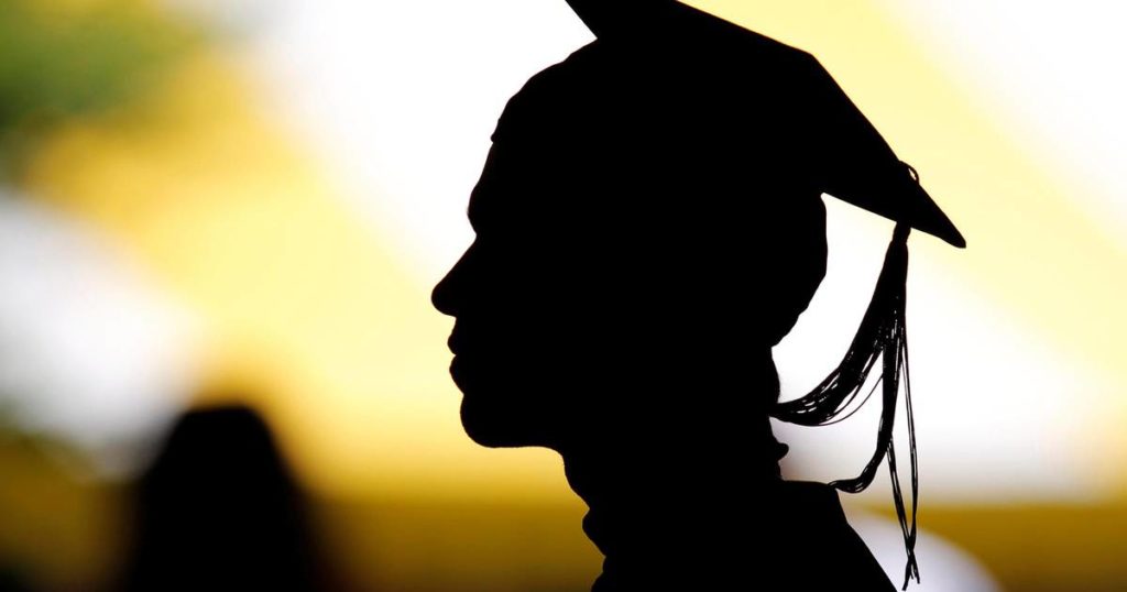 Veliko istraživanje: Iako imaju bolje ocjene, žene nakon diplome teže dolaze do posla Veliko istraživanje: Iako imaju bolje ocjene, žene nakon diplome teže dolaze do posla