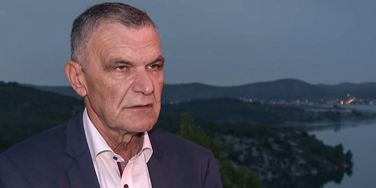 Nediljko Dujić prijavio policiji prijetnje smrću: ‘Prijete da će mi pobiti obitelj i sve spaliti’ Nediljko Dujić prijavio policiji prijetnje smrću: ‘Prijete da će mi pobiti obitelj i sve spaliti’