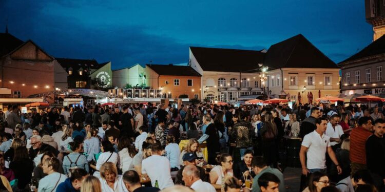 Vraća se mnogima omiljena manifestacija: Dolac će ponovno oživjeti petkom navečer