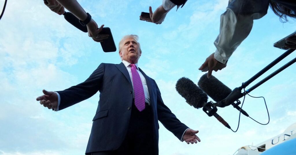 Wolff: Ovo je mehanizam kako Trump zarađuje tužeći medije