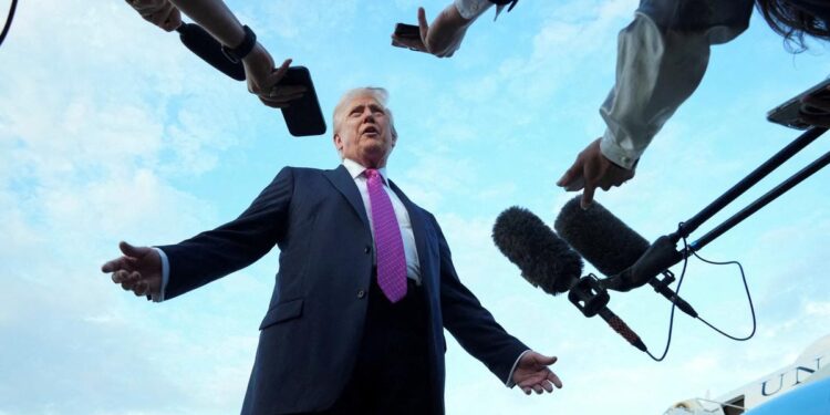 Wolff: Ovo je mehanizam kako Trump zarađuje tužeći medije