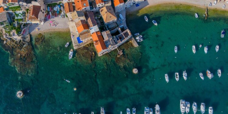 Mediteranski raj za ljubitelje povijesti, autentičnog vina, filmskog pejzaža i spokojnih plaža