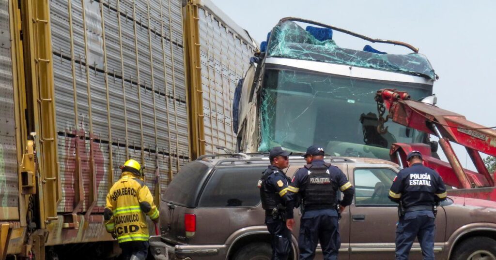 Meksiko: U naletu vlaka na autobus poginulo deset, ozlijeđeno više od 60 ljudi