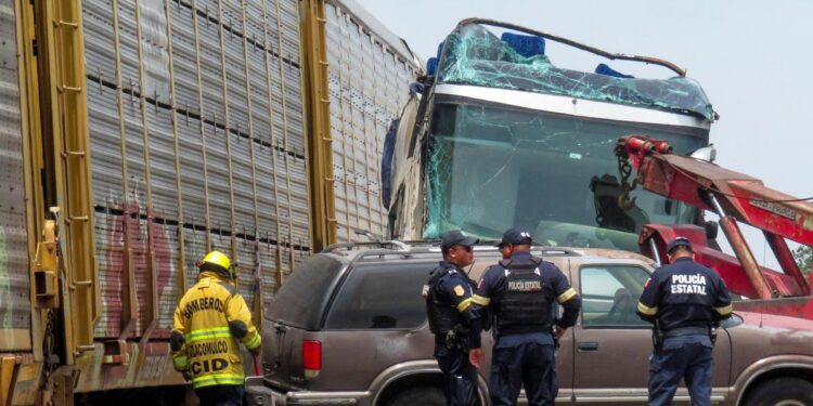 Meksiko: U naletu vlaka na autobus poginulo deset, ozlijeđeno više od 60 ljudi