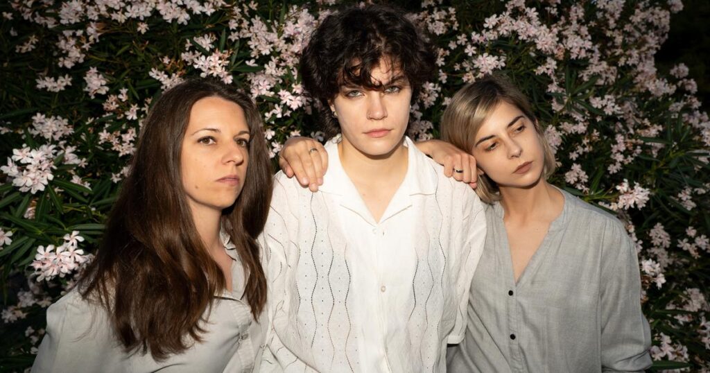 Ženski trio iz Splita nedavno je objavio novi singl ‘Bite Your Tongue’, evo kako zvuči!