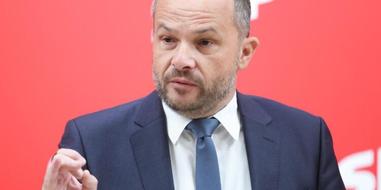 Hajdaš Dončić: Orban se ne želi odreći ruske nafte