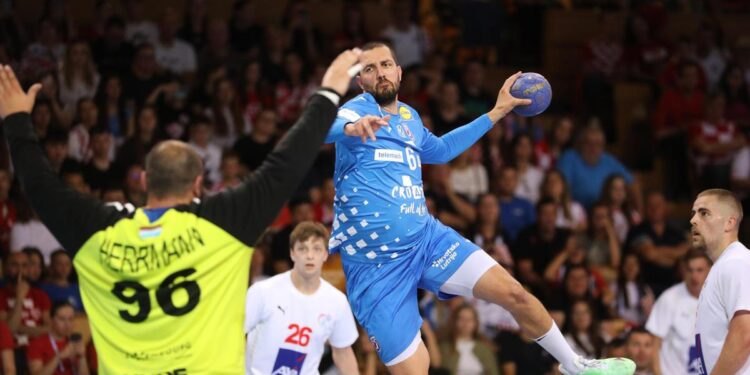 Šoštarić briljirao u okršaju Lige prvaka. Zabio je čak devet golova, ali nije mogao spasiti momčad Šoštarić briljirao u okršaju Lige prvaka. Zabio je čak devet golova, ali nije mogao spasiti momčad