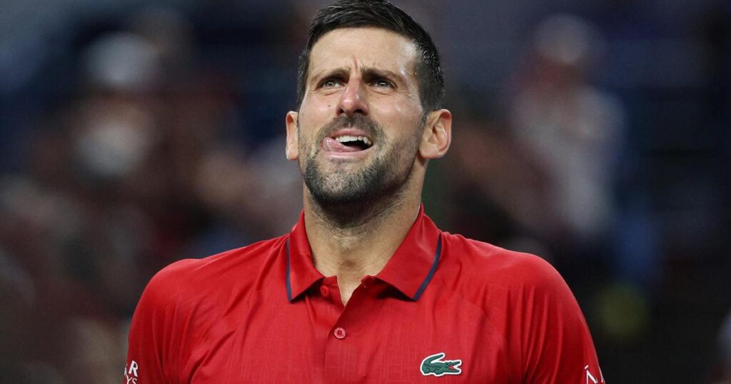 VIDEO Đoković takvo poniženje nije doživio nikada, nastao kaos nakon što je viđen na velikom ekranu VIDEO Đoković takvo poniženje nije doživio nikada, nastao kaos nakon što je viđen na velikom ekranu