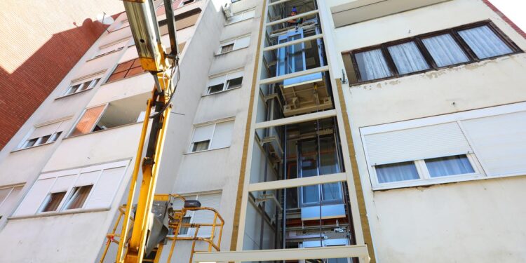 Kako do lifta kojeg sufinancira država? Ako imate ove uvjete, idealan ste kandidat