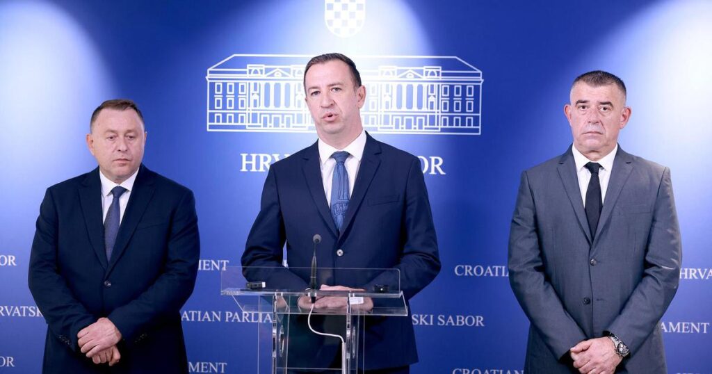 HDZ: Hajdaš Dončić kukavički šuti o partnerima iz Možemo, ali hrabro vrijeđa pola milijuna ljudi HDZ: Hajdaš Dončić kukavički šuti o partnerima iz Možemo, ali hrabro vrijeđa pola milijuna ljudi