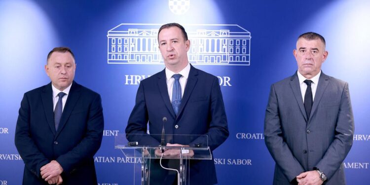 HDZ: Hajdaš Dončić kukavički šuti o partnerima iz Možemo, ali hrabro vrijeđa pola milijuna ljudi HDZ: Hajdaš Dončić kukavički šuti o partnerima iz Možemo, ali hrabro vrijeđa pola milijuna ljudi