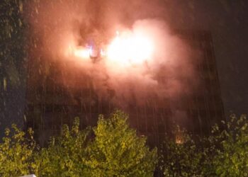 VIDEO Izbio požar u zgradi Vjesnika: Gori više katova