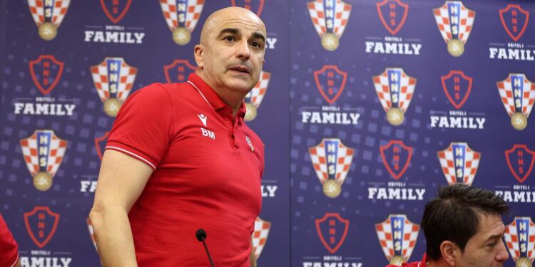 VIDEO Marić: Nikad nisam slinio za Mamićem kao neki! Evo zašto sam odustao od tužbe protiv Hajduka VIDEO Marić: Nikad nisam slinio za Mamićem kao neki! Evo zašto sam odustao od tužbe protiv Hajduka