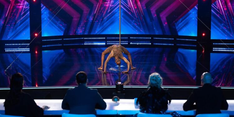 Šok za stolom žirija! Zbog jednog kandidata Maja Šuput skočila sa stolca Šok za stolom žirija! Zbog jednog kandidata Maja Šuput skočila sa stolca