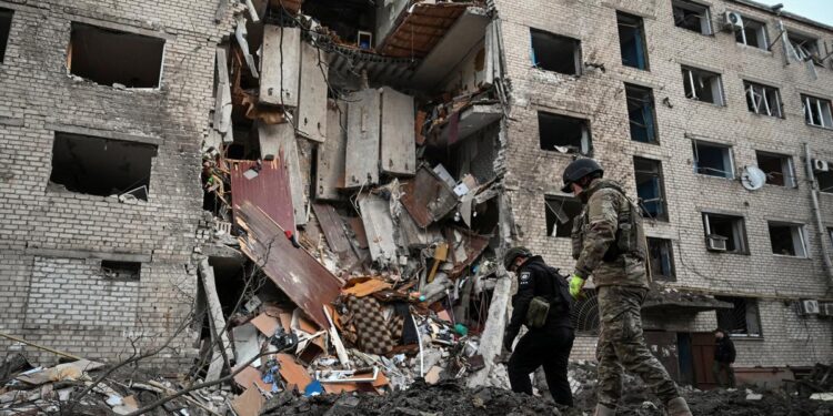 Ključne bitke za dva grada: Za kontrolu cijelog Donecka ratuje 110.000 Rusa protiv elitnih ukrajinskih jedinica Ključne bitke za dva grada: Za kontrolu cijelog Donecka ratuje 110.000 Rusa protiv elitnih ukrajinskih jedinica