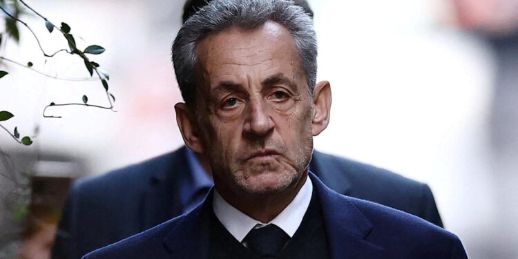 Bivši francuski predsjednik Nicolas Sarkozy pušten iz zatvora nakon tri tjedna kazne