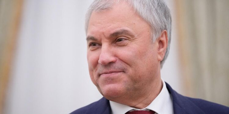 Ruski političar nasjeo na lažnu AI ministricu iz Albanije Ruski političar nasjeo na lažnu AI ministricu iz Albanije