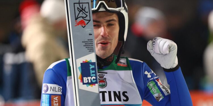 Bizaran detalj zasjenio slavlje Slovenaca na Novogodišnjoj turneji, Zajc diskvalificiran Bizaran detalj zasjenio slavlje Slovenaca na Novogodišnjoj turneji, Zajc diskvalificiran