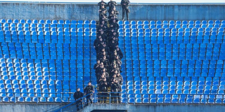 Opsadno stanje oko Maksimira: Zbog utakmice Hajduka i Lokomotive policija zatvara ulice