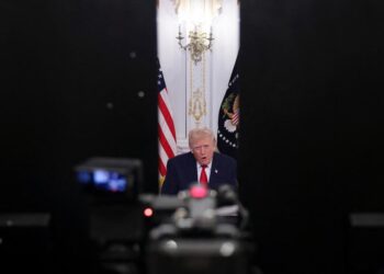 Je li Trump u škripcu koji može uzrokovati političku katastrofu? ‘Ako odustane, izgledat će slabo’