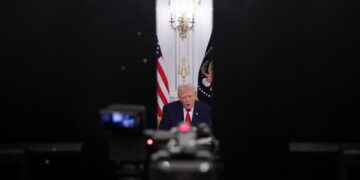 Je li Trump u škripcu koji može uzrokovati političku katastrofu? ‘Ako odustane, izgledat će slabo’