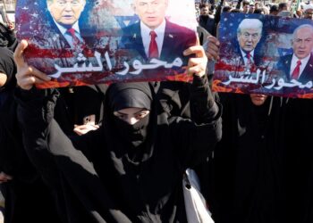 Iransku oporbu guši sukob monarhista i mudžahedina ljevičara