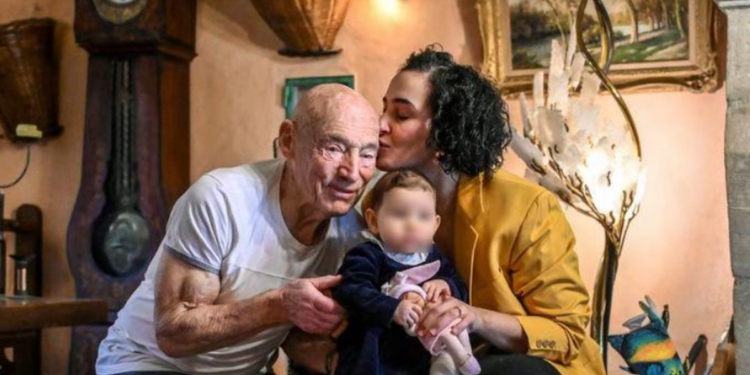 91-godišnjak dobio sedmo dijete s 52 godine mlađom partnericom: ‘Ne polažem račune nikome’