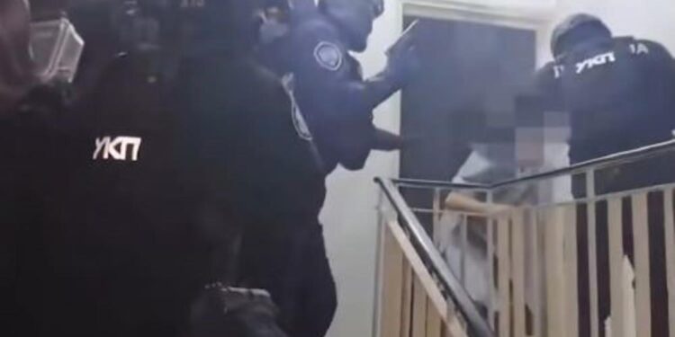 VIDEO Velika akcija u Srbiji: ‘Pala’ grupa pedofila, pronađeno nekoliko gigabajta sadržaja kojeg su dijelili VIDEO Velika akcija u Srbiji: ‘Pala’ grupa pedofila, pronađeno nekoliko gigabajta sadržaja kojeg su dijelili