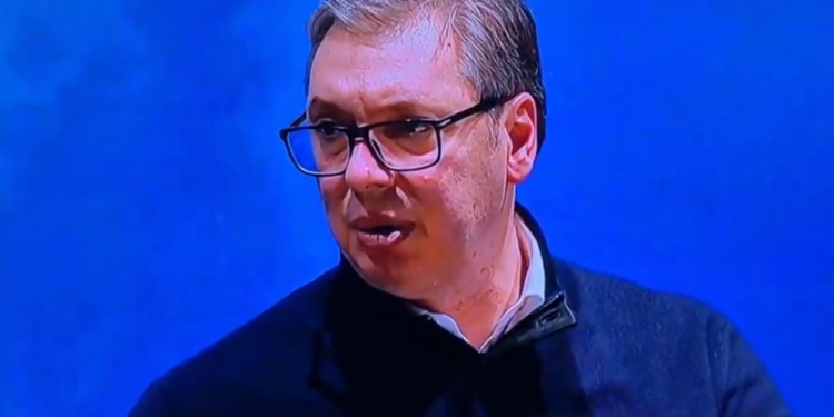 Vučić pred punom dvoranom natjerao ženu da prizna da nije majka djeteta
