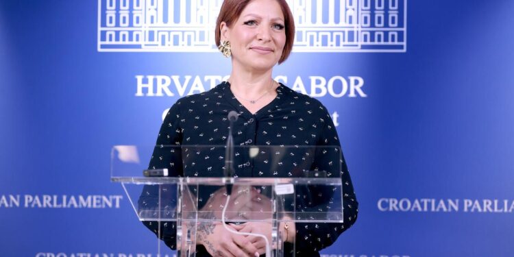 Ljudi, HDZ ima većinu, desnicu podignula i prebjeglica iz SDP-a koja se otkrila kao Plenkijev inkluzivni dodatak Ljudi, HDZ ima većinu, desnicu podignula i prebjeglica iz SDP-a koja se otkrila kao Plenkijev inkluzivni dodatak