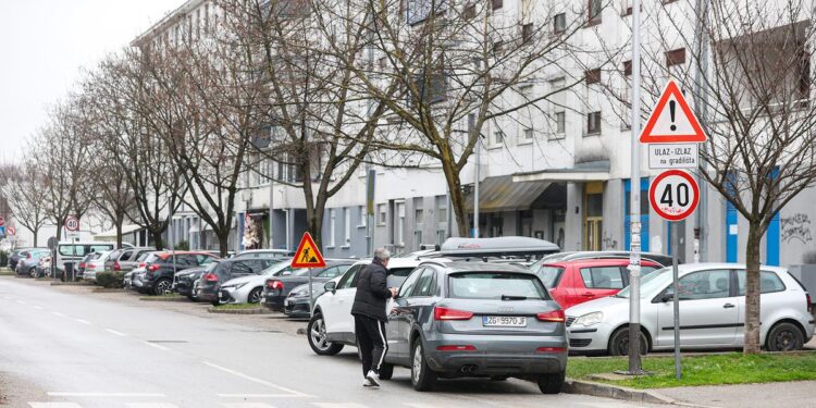 Ne kuže da blokiraju druge ili ih nije briga? Zagrepčani lude na jednu posebnu vrstu parkiranja