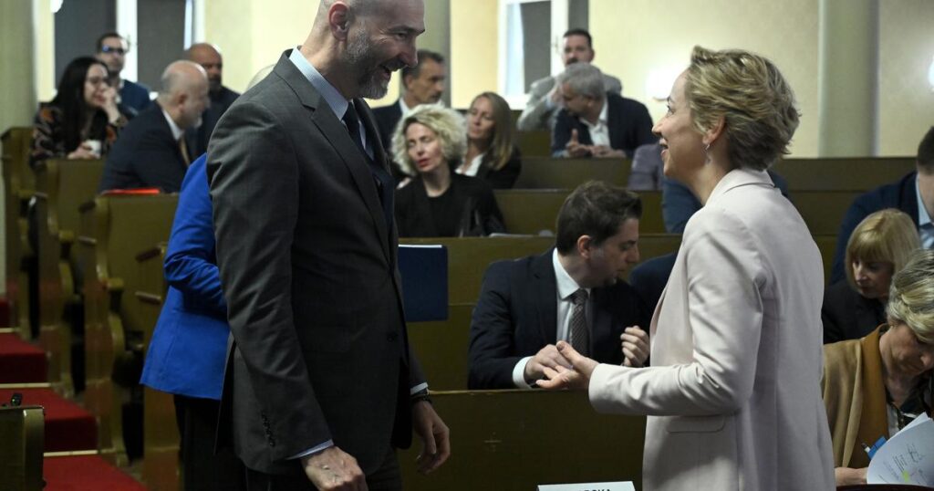 Spašavanje kvoruma u režiji Možemo i SDP-a! Produžena stanka, oporba izišla: Čekao se Bakić?